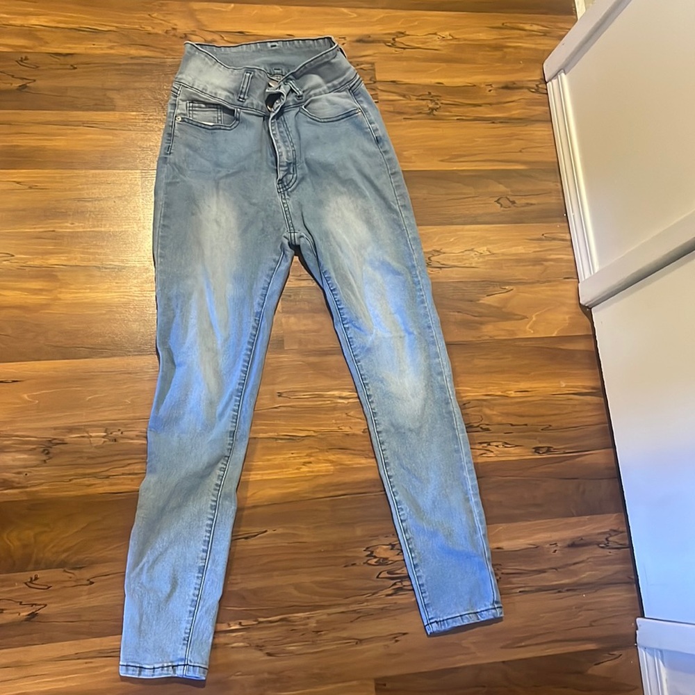 Medium jeans, looser fit, comfy, casual